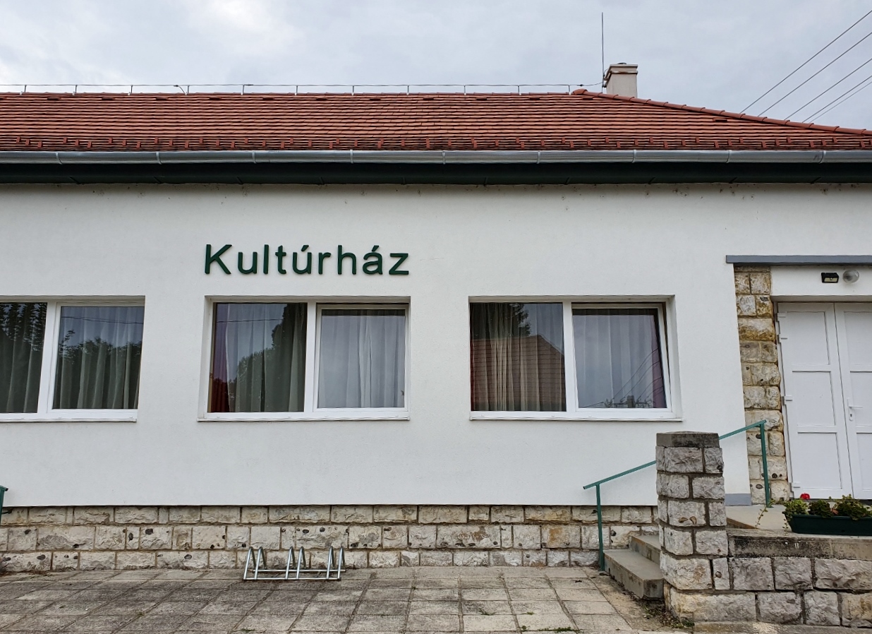 Pécsely kultúrház